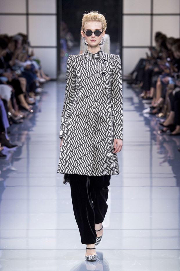 Armani Privé haute couture jesień-zima 2016/2017, fot. Imaxtree