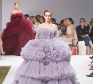 Giambattista Valli haute couture jesień-zima 2016/2017, fot. Imaxtree