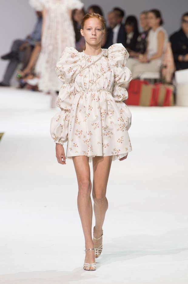 Giambattista Valli haute couture jesień-zima 2016/2017, fot. Imaxtree