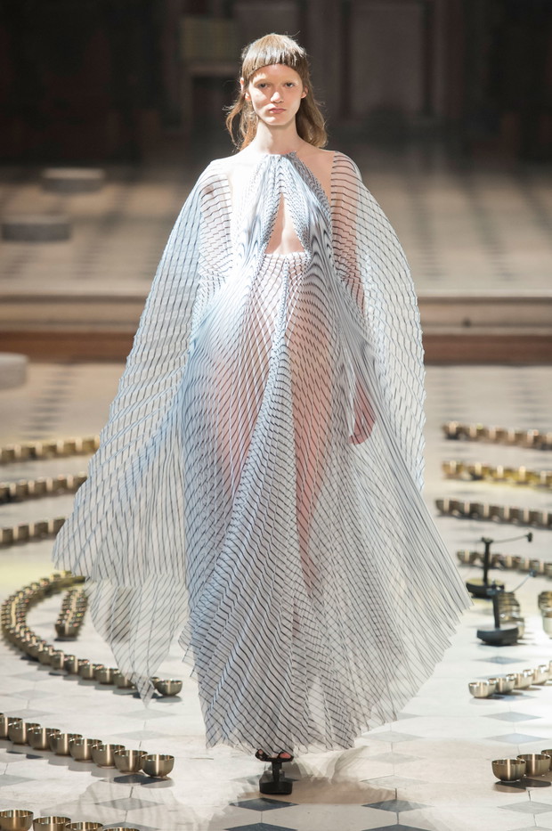 Iris van Herpen haute couture jesień-zima 2016/2017, fot. Imaxtree