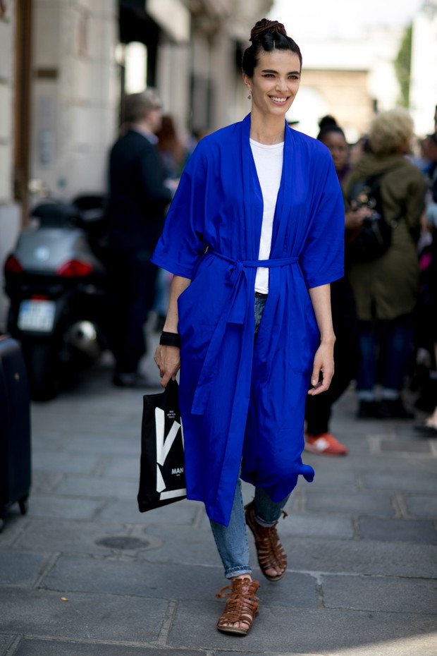Street fashion: modelki off duty na Fashion Week Haute Couture AW 2016 , fot. Imaxtree