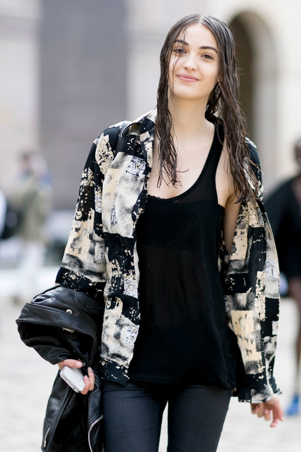 Street fashion: modelki off duty na Fashion Week Haute Couture AW 2016 , fot. Imaxtree