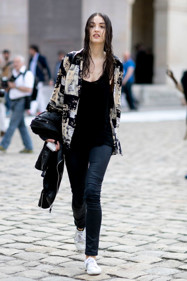 Street fashion: modelki off duty na Fashion Week Haute Couture AW 2016 , fot. Imaxtree