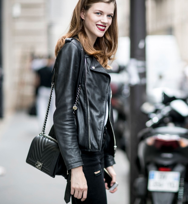 Street fashion: modelki off duty na Fashion Week Haute Couture AW 2016 , fot. Imaxtree