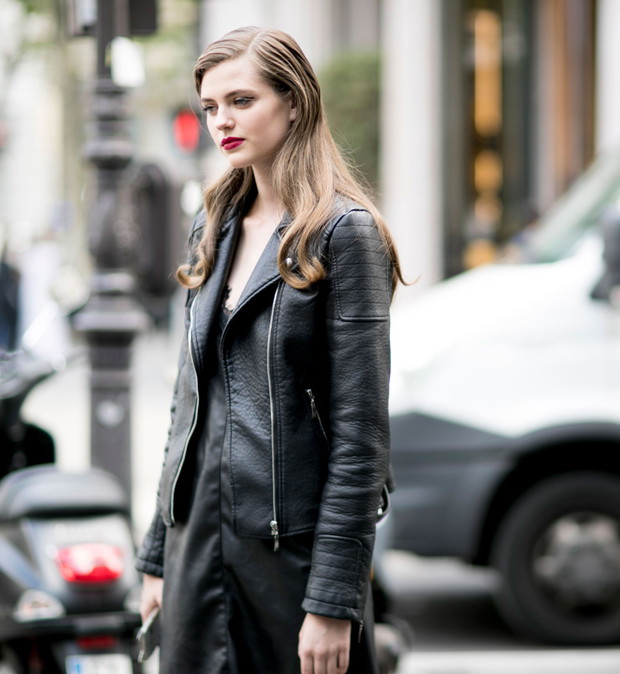 Street fashion: modelki off duty na Fashion Week Haute Couture AW 2016 , fot. Imaxtree