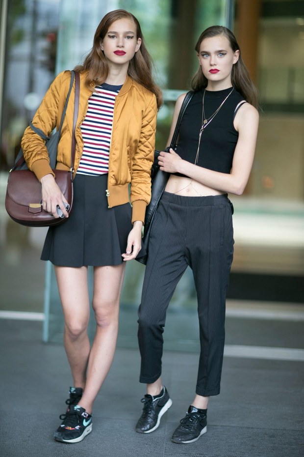 Street fashion: modelki off duty na Fashion Week Haute Couture AW 2016 , fot. Imaxtree