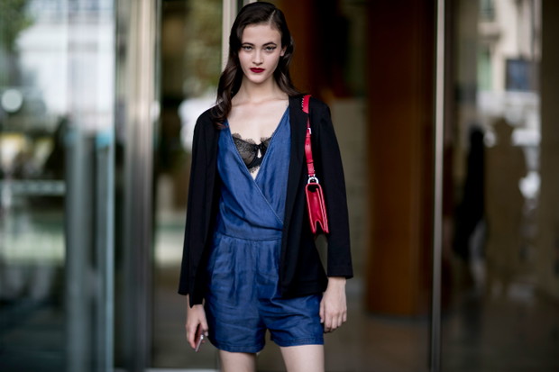 Street fashion: modelki off duty na Fashion Week Haute Couture AW 2016 , fot. Imaxtree
