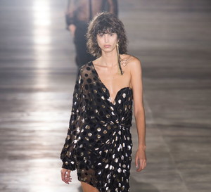 Saint Laurent wiosna-lato 2017, fot. Imaxtree