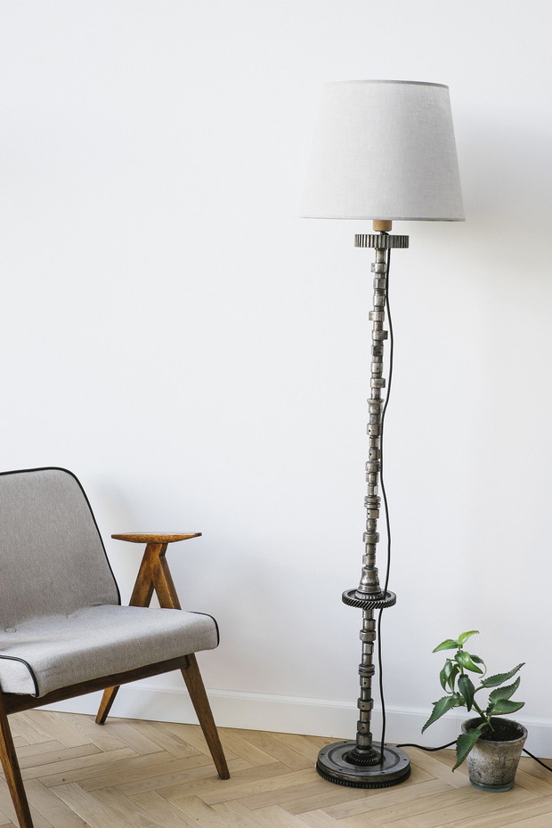 REC.ON - designerskie lampy z samochodowych części