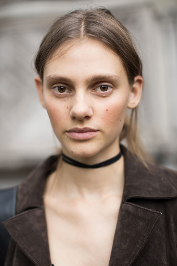 Street fashion: modelki off duty na London Fashion Week SS17