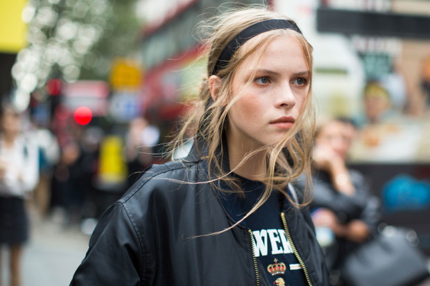 Street fashion: modelki off duty na London Fashion Week SS17
