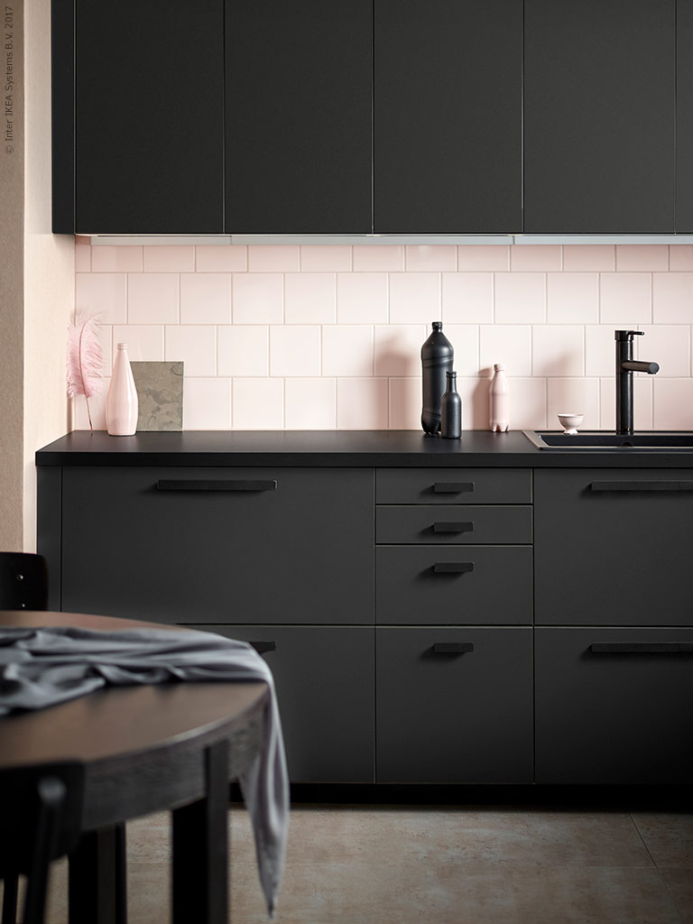 IKEA stworzyła meble z recyklingu. Są wykonane z plastikowych butelek!