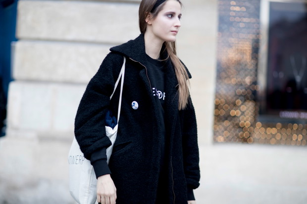 Street fashion: modelki off duty na Paris Fashion Week haute couture SS17