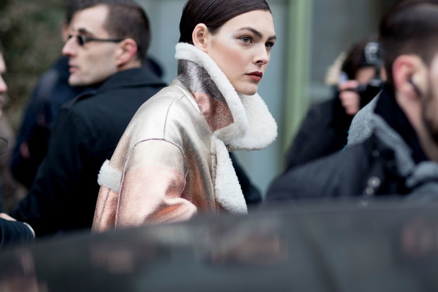 Street fashion: modelki off duty na Paris Fashion Week haute couture SS17