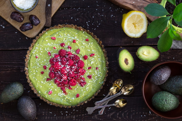 8. Tarta z awokado na czekoladowym spodzie