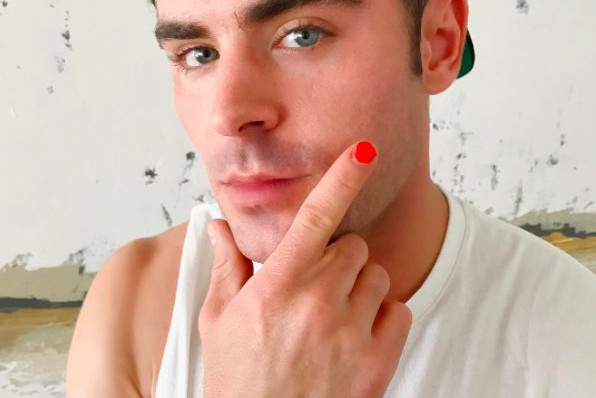 #PolishedMan - mężczyźni malują paznokcie w geście solidarności, fot. @zacefron