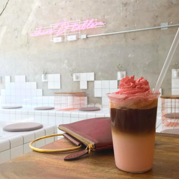 Trendy kulinarne 2017: różane latte