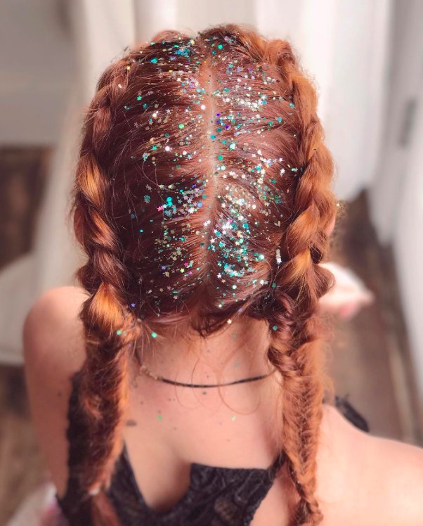 #GlitterRoots - festiwalowy trend urodowy
