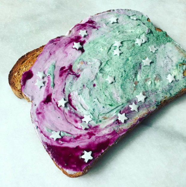 #Mermaidtoast - trend kulinarny z Instagrama