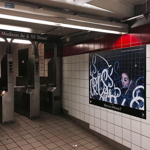 Projekt Unphotoshop psuje wygląd modelek na reklamach. Dlaczego?