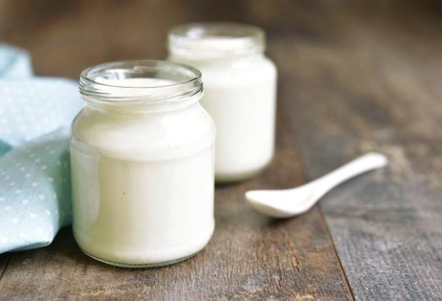 Sposoby na przebarwienia - jogurt