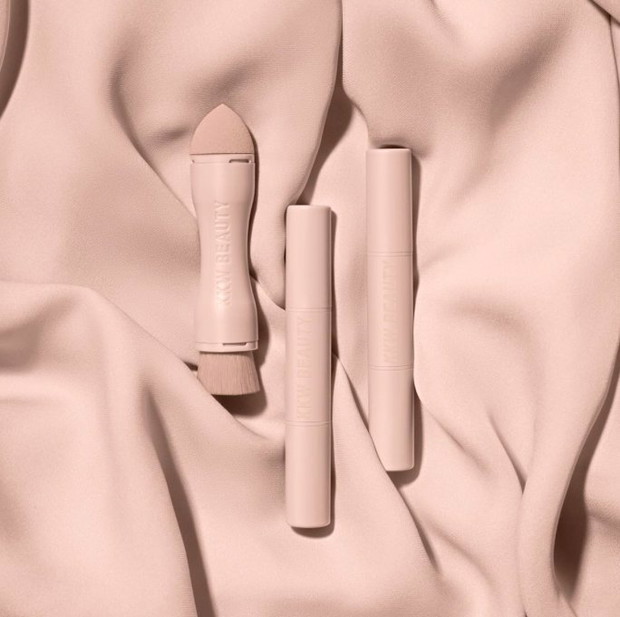 KKW BEAUTY - marka kosmetyczna Kim Kardashian. Znamy pierwszy produkt!