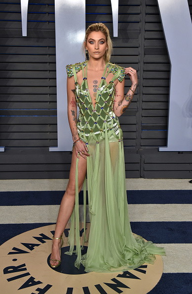Oscary 2018: Paris Jackson w sukni Versace na Vanity Fair Oscar Party