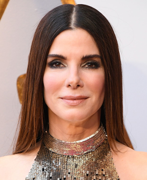 Sandra Bullock z przedziałkiem na środku