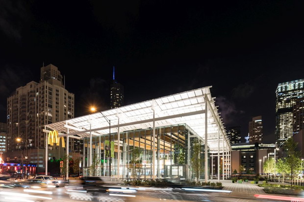 Elegancki McDonald’s w Chicago
