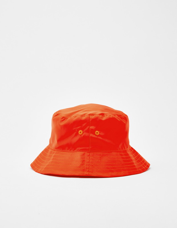 Kolekcja Bershka x PANTONE