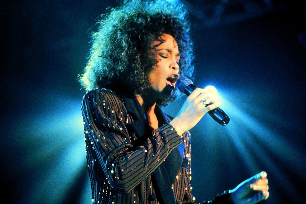 Przyjaciółka Whitney Houston po latach potwierdza ich związek!
