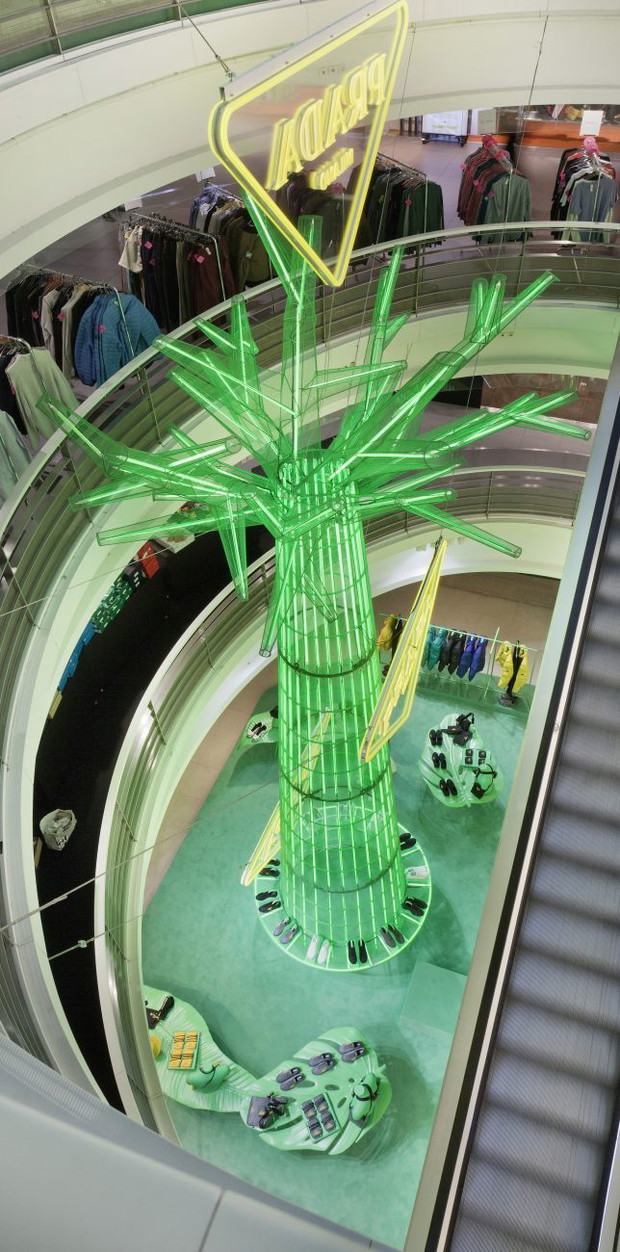 „Hyper Leaves” - pop up Prady w Galerii Lafayette