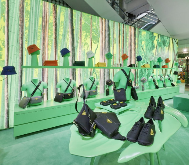 „Hyper Leaves” - pop up Prady w Galerii Lafayette