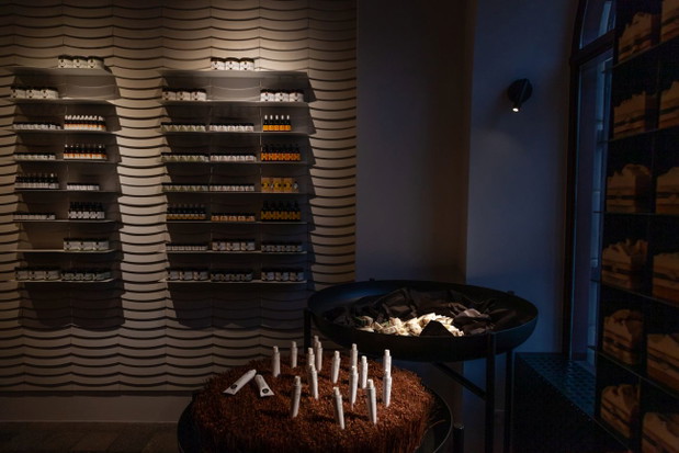 Salon Purite przy Placu Grzybowskim, projekt: Sebastian Kubiak