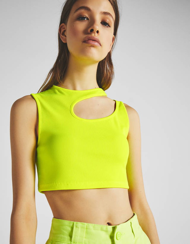 Top Bershka x PANTONE