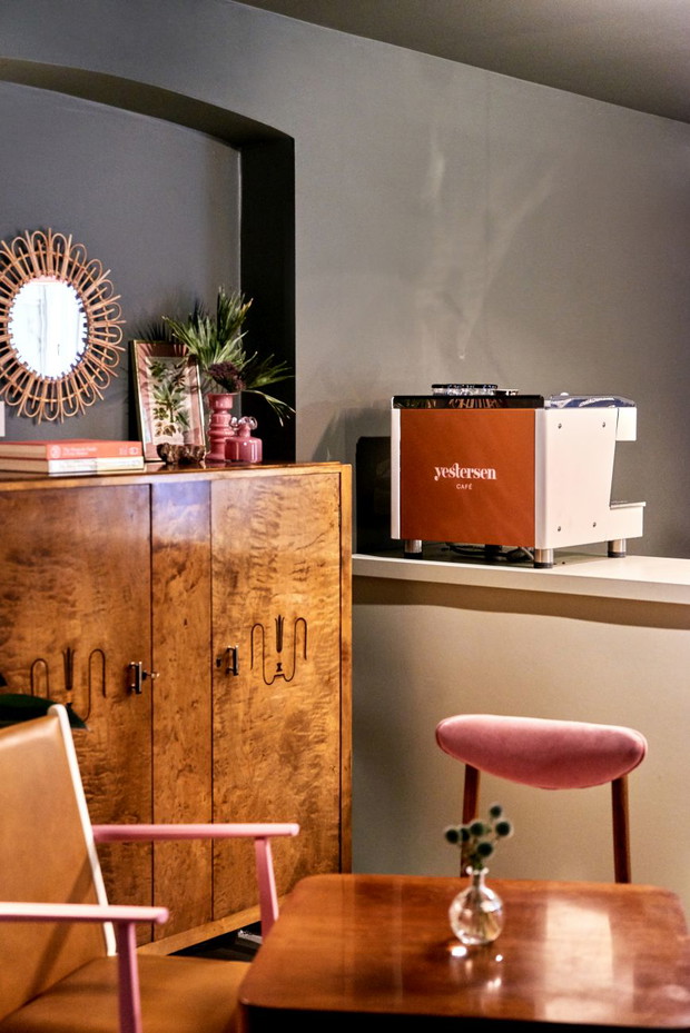 yestersen café