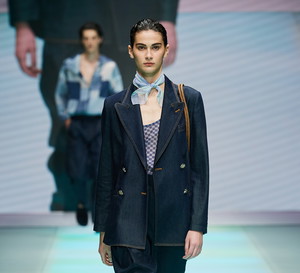 Emporio Armani wiosna-lato 2022
