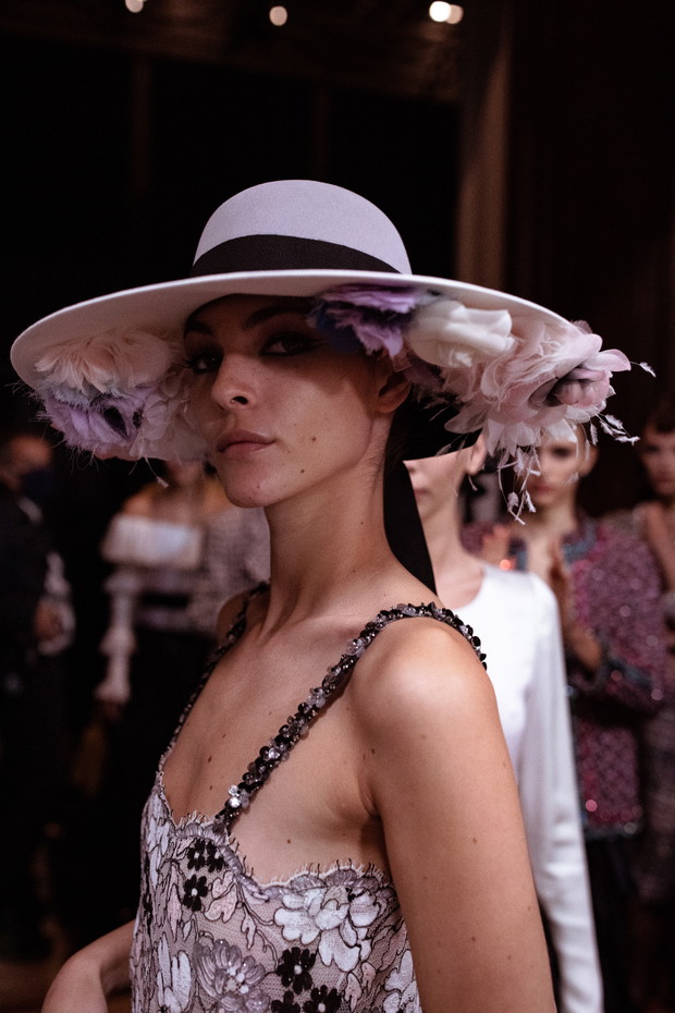 Backstage: Chanel haute couture jesień-zima 2021/2022