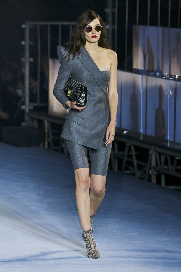 Balmain wiosna-lato 2021: kobiety Oliviera