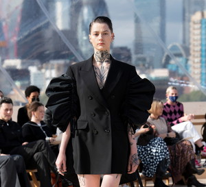 Alexander McQueen wiosna-lato 2022