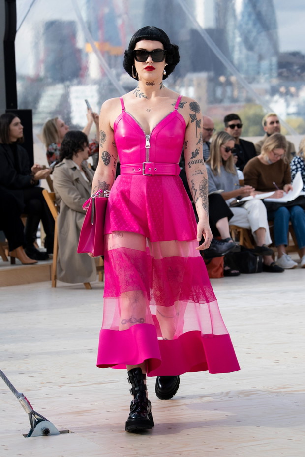 Alexander McQueen wiosna-lato 2022