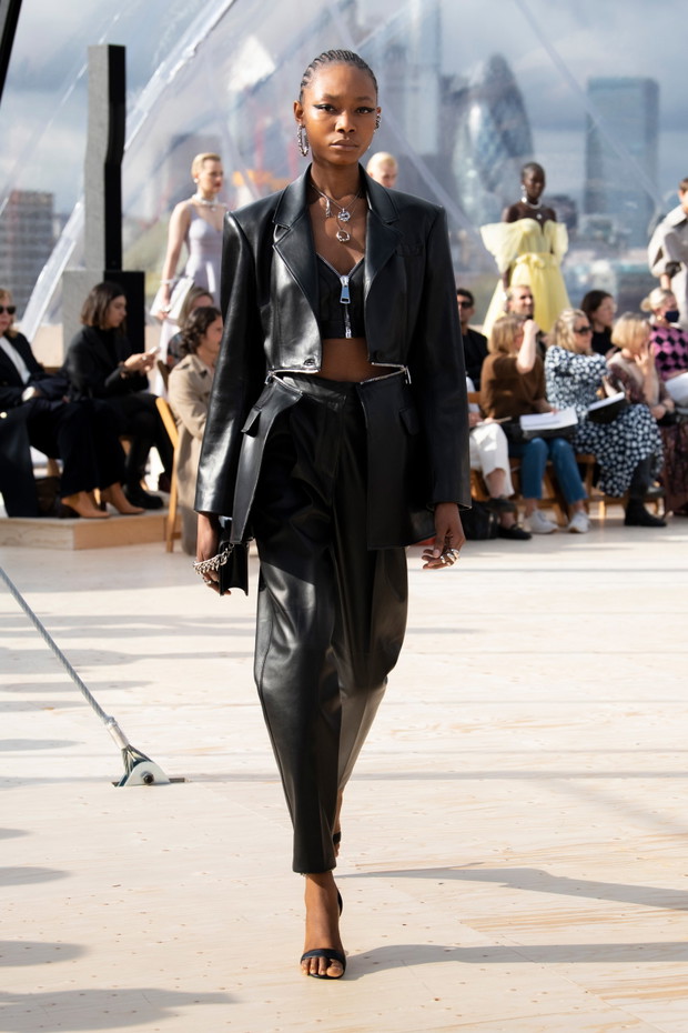 Alexander McQueen wiosna-lato 2022