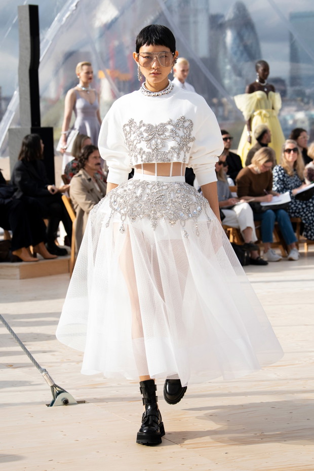 Alexander McQueen wiosna-lato 2022