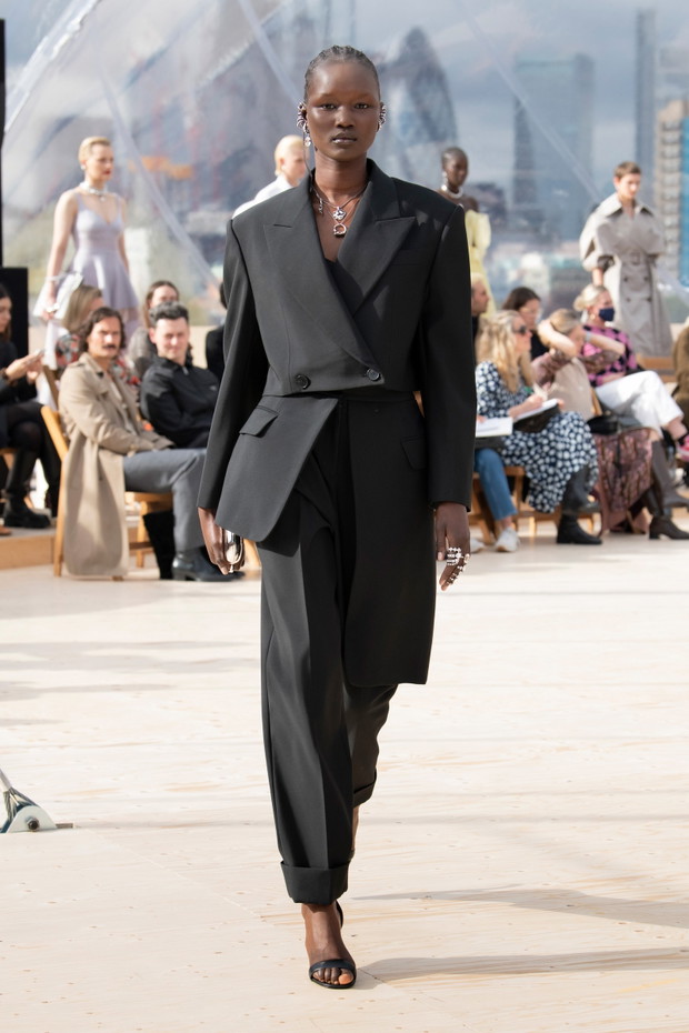 Alexander McQueen wiosna-lato 2022