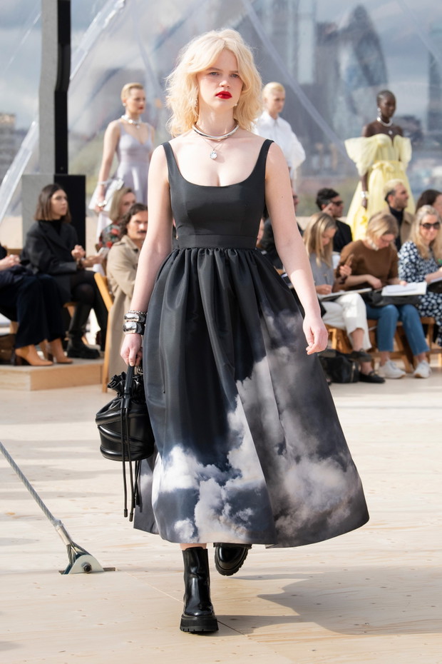 Alexander McQueen wiosna-lato 2022