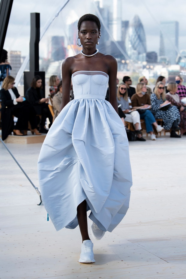 Alexander McQueen wiosna-lato 2022