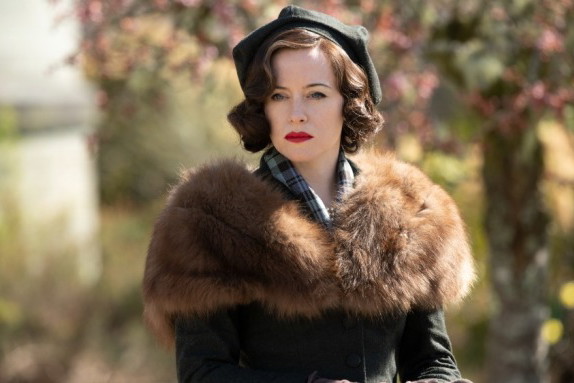 kadr z serialu A Very British Scandal
