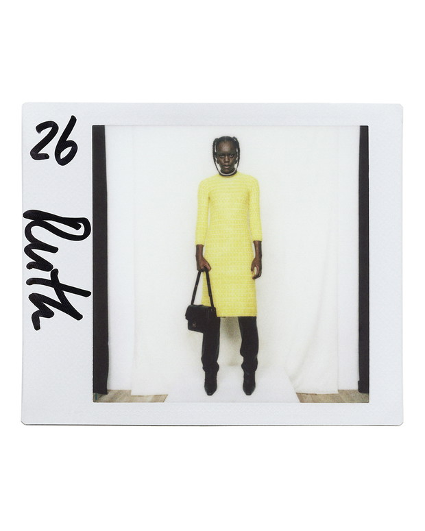 Balenciaga Pre-Fall 2022. W świecie bez internetu