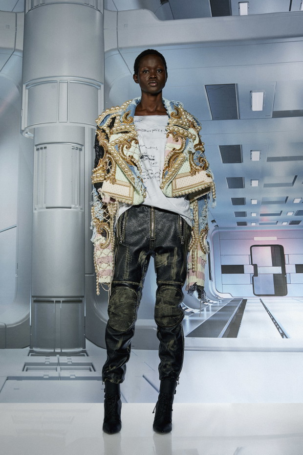 Balmain Pre-Fall 2022