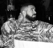 Drake wchodzi w świat zapachowych świec. Jakie zapachy występują w ofercie popularnego rapera?